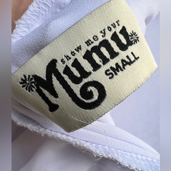 🥰 Show Me Your MuMu White Flutter Romper, Size Small, wear on off shoulder - Picture 4 of 9
